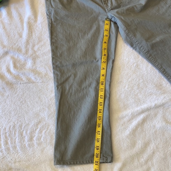 J. Crew Hipslung Women’s Capri’s Size 28 - Picture 5 of 8